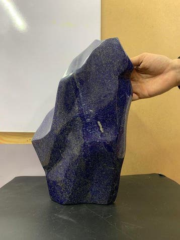 LAPIS (LAZURITE) 12+ Kg Vrije vorm - Hoogte: 40 cm -