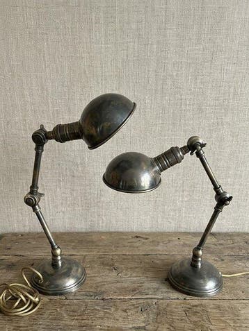 Rare paire de lampes de bureau articulées – Laiton argenté