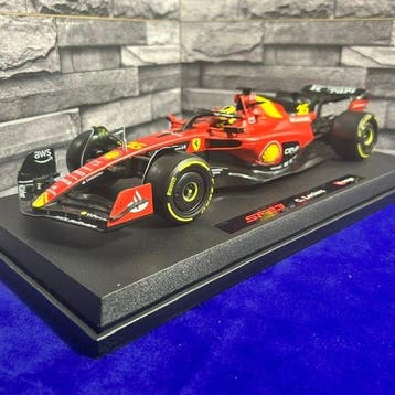 Bburago 1:18 - Model raceauto - Bburago 1:18 - Ferrari SF-23, Nieuw