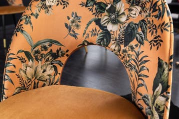 Design stoel PRET-A-PORTER geel fluweel bloemmotief en, Huis en Inrichting, Stoelen, Ophalen of Verzenden, Nieuw
