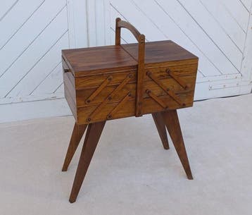Naaidoos - Hout, Metaal