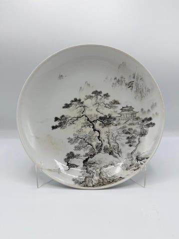 Chinese Qing Dynasty Ink Landscape Porcelain Plate – De, Antiek en Kunst