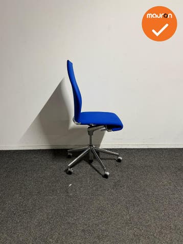 Ahrend - 350 - Vergaderstoel - Blauw gestoffeerd, Vergader- of Presentatieruimte, Ophalen of Verzenden, Gebruikt, Stoel