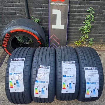 205/45r17 88Y XL DOT26 Nieuwe Banden Made in Europe, Auto-onderdelen, Banden en Velgen, Ophalen, Nieuw, 17 inch, 205 mm