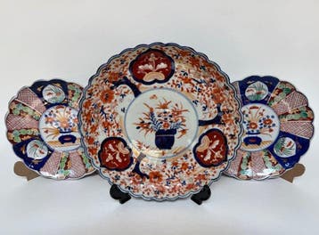 Bord (3) - Porselein - Meiji-periode, 1868–1912