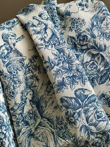 Vijf meter met dubbele breedte. Rode toile de Jouy-stof met