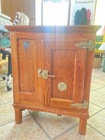 Kabinet - Hout, Metaal, Lood