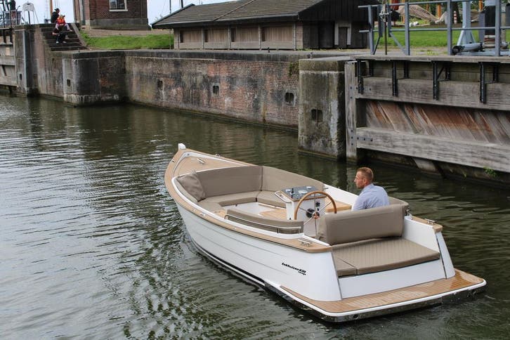Enkhuizen 630 Lounge Nieuw!, Watersport en Boten, Sloepen, Binnenboordmotor, 30 tot 50 pk, 6 meter of meer, Diesel, Nieuw, Polyester