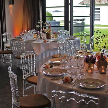 Tafels met kleden huren - Verschillende soorten, Ophalen of Verzenden, Nieuw, Verjaardag