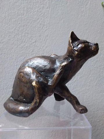 sculptuur, Cat scratching - 11 cm - Brons