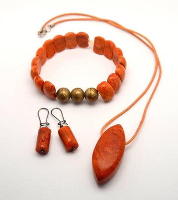Koraal - Rode koraal - Ketting, Armband, Oorbellen - 61 g -