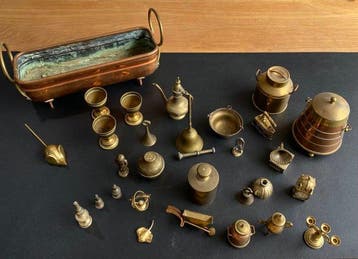 Beeldje - miniatuur collectie van koperen en messingen