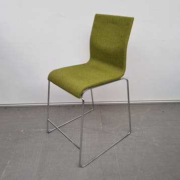 Ahrend 370 hoge design kruk - groene stof - 61 cm zithoogte, Ophalen of Verzenden, Nieuw
