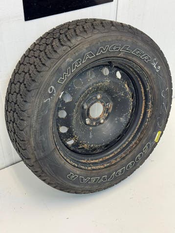 1 stuk Reservewiel 20 inch Dodge Ram 2014 5x139,7 05290568AA, Auto-onderdelen, Gebruikt, 275 mm, Banden en Velgen, Personenwagen