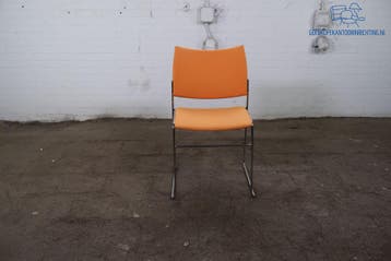 Casala kantinestoel oranje vilt chroom frame stapelbaar, Verzenden, Gebruikt, Overige materialen