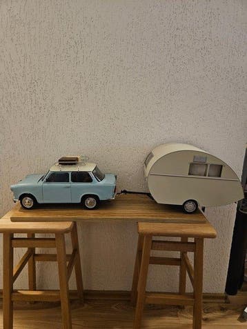 Eaglemoss 1:8 - Modelauto (2) - Trabant with trailer, Nieuw