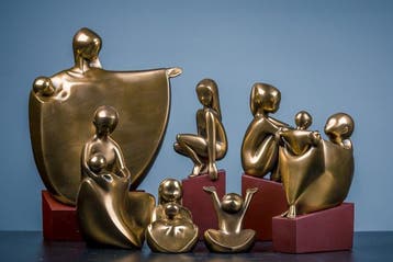 Figuur - Zeven bronskleurige beelden (complete serie) -