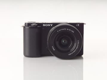 Sony ZV-E10 + E 16-55mm OSS Kit - 12 maanden garantie, Verzenden, Gebruikt