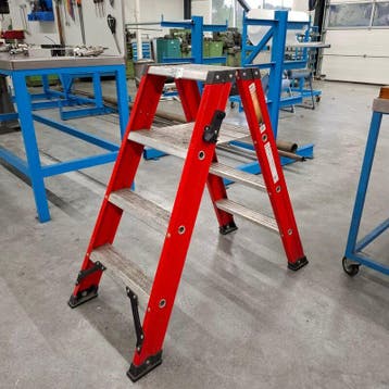 Werktrap Kelfort, 2x 3 treeds met bordes, Nieuw
