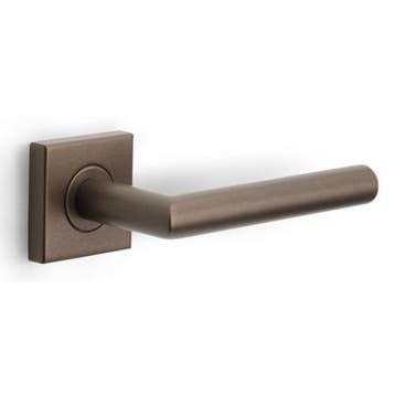 Deurklink BASICS LBII-19BSQR53 op geveerd rozet brons, Doe-het-zelf en Verbouw, Hang- en Sluitwerk, Verzenden, Nieuw