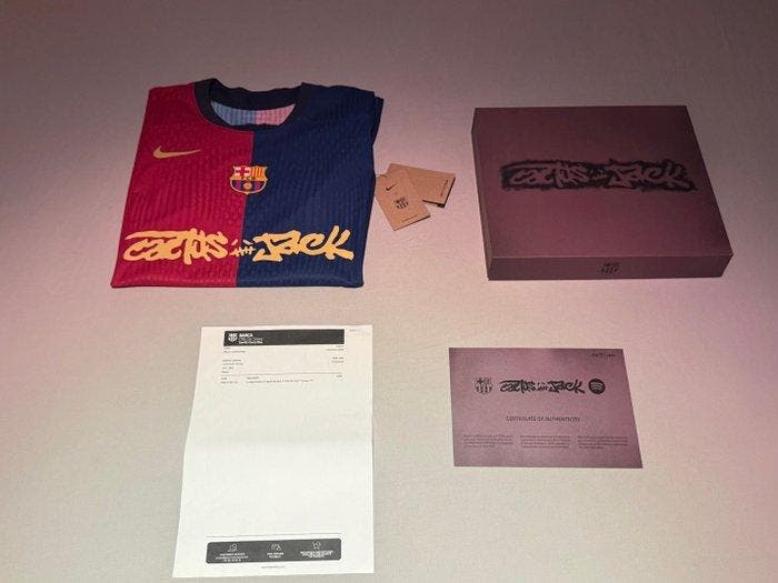 FC Barcelona - Spaanse voetbal competitie - Travis Scott -, Verzamelen, Overige Verzamelen