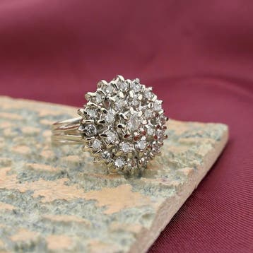Antieke witgouden entourage ring met diamanten; 1,29 ct., 18 tot 19, Gebruikt, Ophalen of Verzenden, Met edelsteen