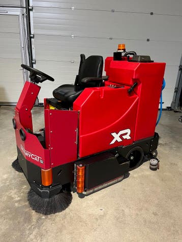 Factorycat XR veeg/schrobmachine voor industrie en logistiek, Verzenden, Gebruikt, Schrobmachine
