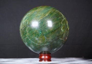 Natural Green Jade Crystal Stone - Bolvormig snijwerk,
