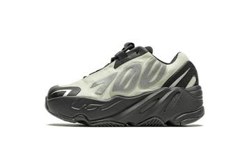 Yeezy Boost 700 MNVN Bone (Infant), Nieuw
