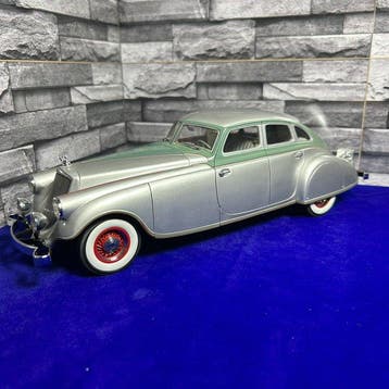 Signature Models 1:18 - Modelauto - 1933 Pierce-Arrow Silver, Nieuw