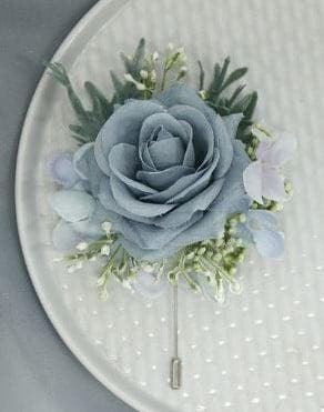 Luxe corsage zijden boutonnière met speld ijsblauw past bij, Ophalen of Verzenden, Nieuw