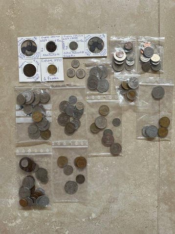 Wereld. Collection of coins 1400/2009 (Zonder minimumprijs)