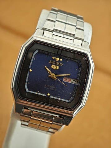 Seiko - 5 Automatic TV Case Blue Dial – Ref. 7009-594J – 17