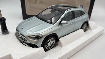 Z Models 1:18 - Modelauto - Mercedes-Benz GLA - (cod.H36), Hobby en Vrije tijd, Nieuw