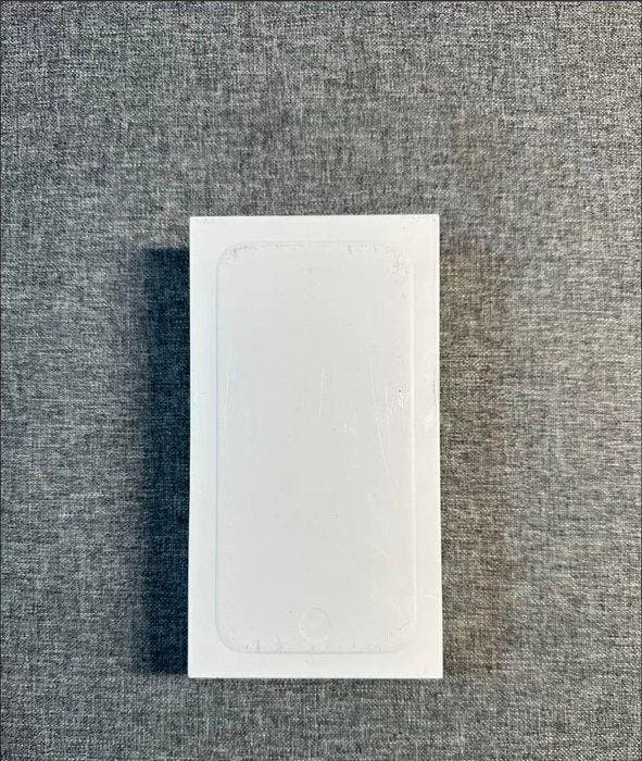 Apple iPhone 6 16 Giga Silver New - Never activated -, Spelcomputers en Games, Spelcomputers | Overige Accessoires