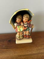 Goebel - Beeldje - Unter einem Dach Stormy Weather -, Antiek en Kunst