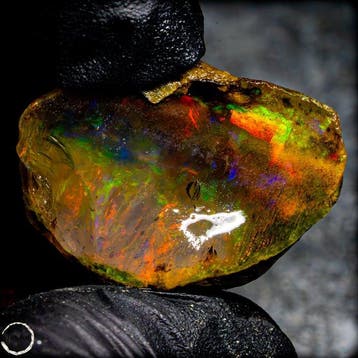Ethiopisch kristalopal – uitzonderlijk natuurstuk met intens