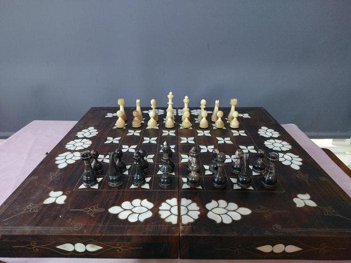 Schaakspel - hoorn, parelmoer, hout, Antiek en Kunst, Curiosa en Brocante