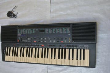 Yamaha - PSR-400 - - Keyboard-synthesizer - Japan - 1984, Muziek en Instrumenten, Nieuw