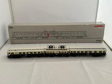 Märklin H0 - 37266 - Treinstel (1) - Treinstel ET 833/834, Nieuw