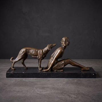 Beeld, Exclusief bronzen sculptuur (29 cm) van vrouw met, Antiek en Kunst