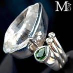 Zilveren ring met helder kwarts, tsavoriet en diamanten -