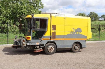 Veiling: Veegmachine Ravo 540 Diesel 2004, Ophalen