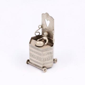 NO RESERVE - J. Niekerk - Kakstoel - Miniatuur figuur - .835