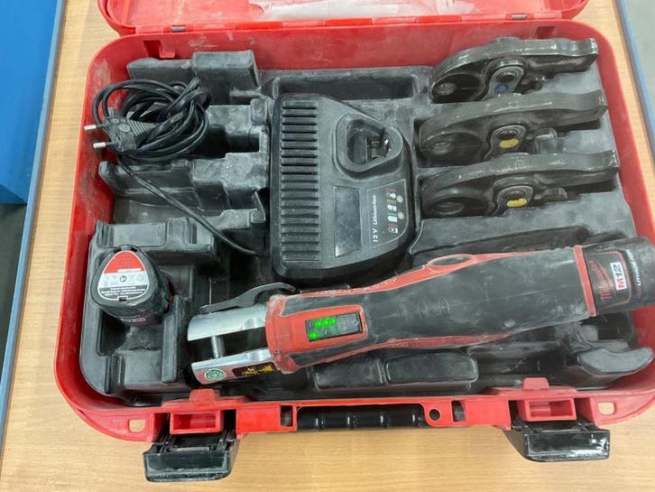 Online veiling: Novopress, ACO102, accu-persgereedschap, Doe-het-zelf en Verbouw, Gereedschap | Handgereedschap, Gebruikt