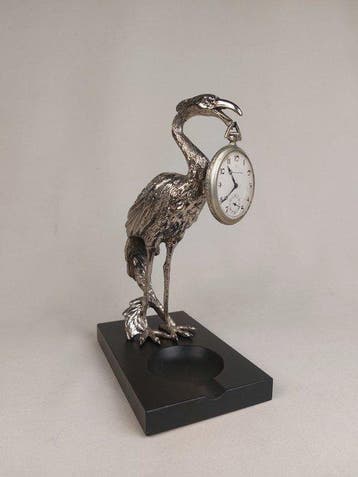 Beeldje, Porte montre / bijoux cendrier - 19.5 cm - Metaal