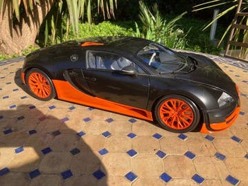 Altaya 1:8 - Model sportwagen - Bugatti Veyron, Nieuw