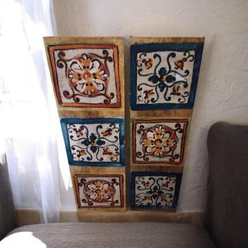 Decoratief ornament - Paar antieke plafondplanken die met de