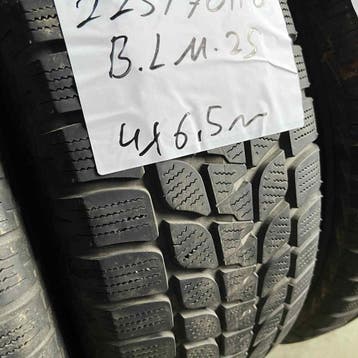 4 x Bridgestone Blizzak LM-25 225-70-16 Winterbanden 6,5mm, Gebruikt, 16 inch, Band(en), Personenwagen