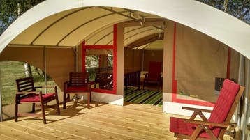 Luxe Tunnel- of bungalowtent huren in Tsjechie, 2 slaapkamers, Huisdier toegestaan, Landelijk, In bos